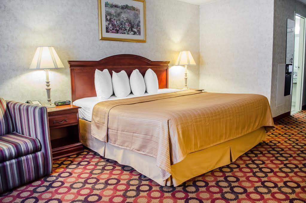 Quality Inn Enola - Harrisburg Eksteriør billede